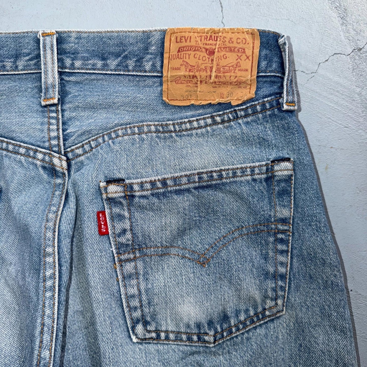 Levis 501 Vintage 80s Redline Selvedge USA XX Jeans Light Wash 30x34 Act 28x29