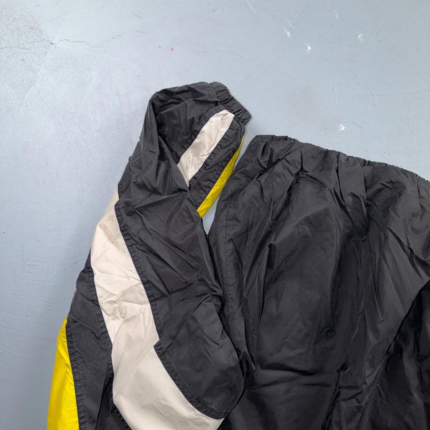 Adidas Vintage 1990s Windbreaker Pullover Black & Yellow Three Stripes Size M