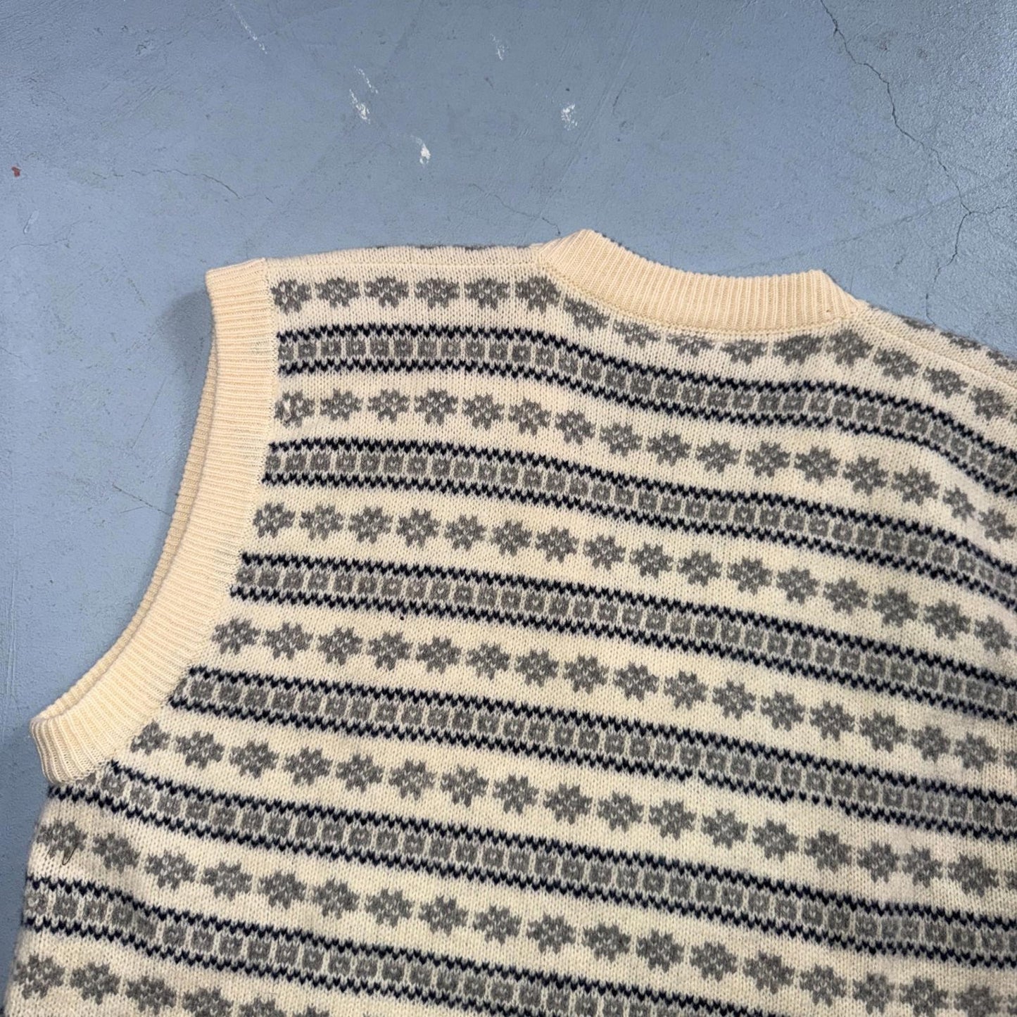 VTG Nordstrom Sweater Vest V-Neck 100% Lambs Wool Womens Size Large Striped