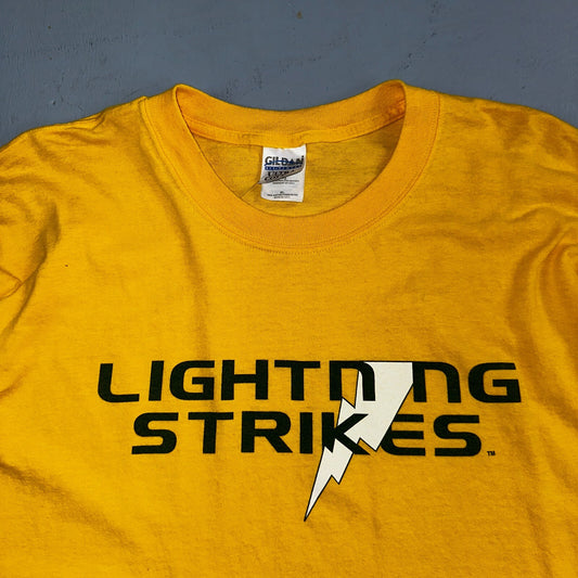 Lightning Strikes VTG T Shirt Oregon PDX Y2K Yellow Graphic Storm Cool Speed