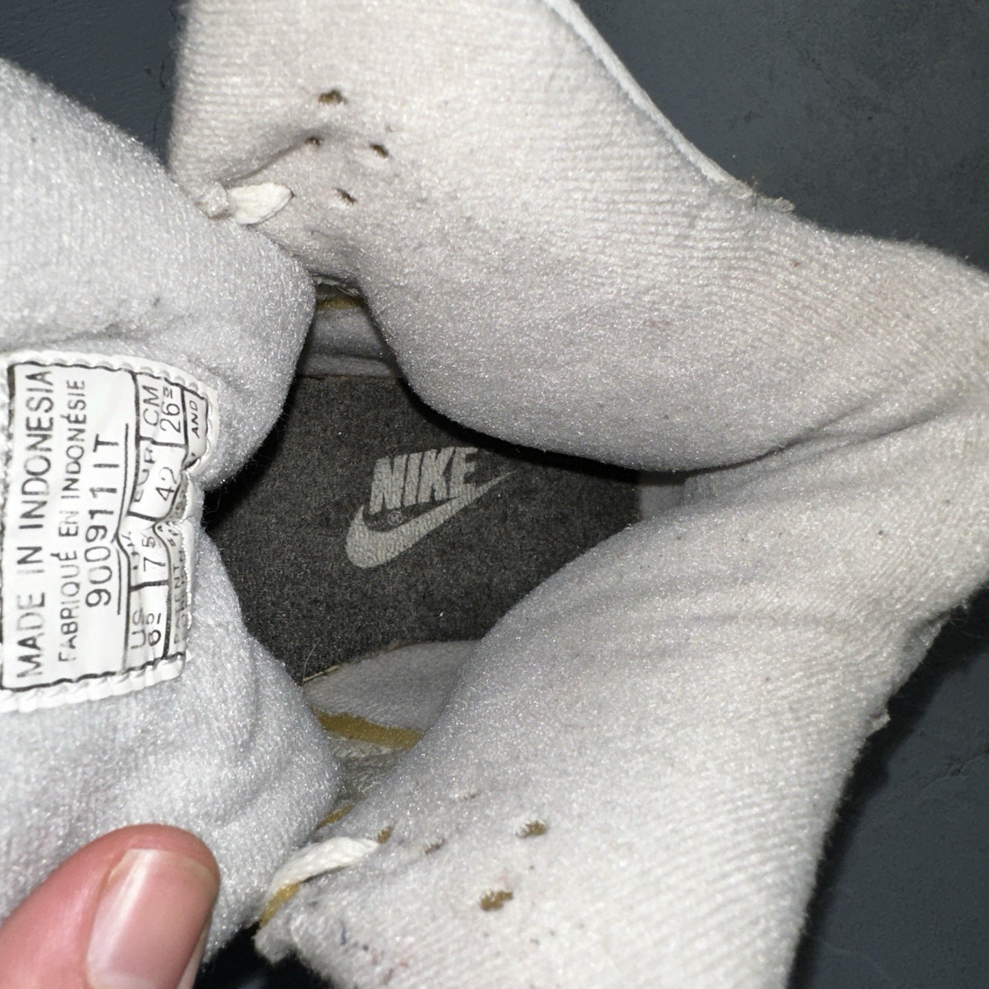 Nike Vintage 1990 Air Delta Force High Great Condition Men’s 8.5 Rare 90s White