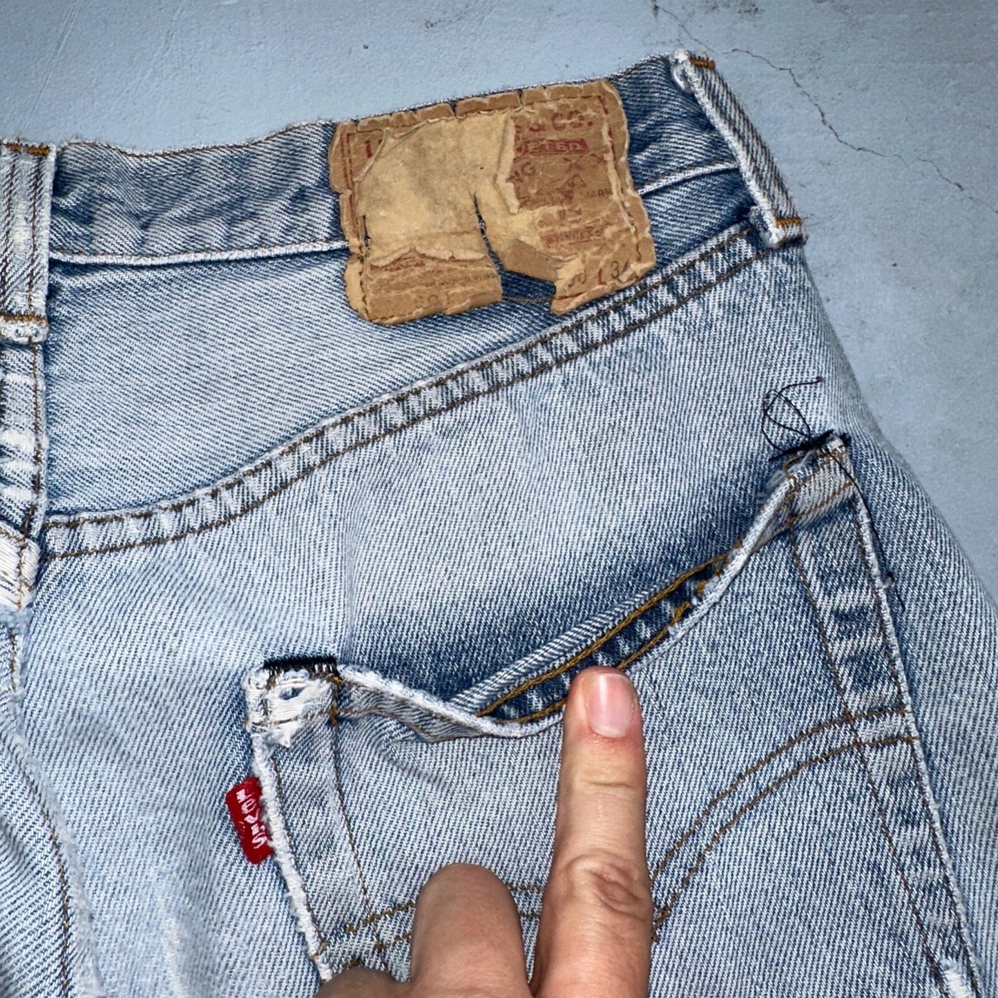 Levis 501 Vintage 80s Redline Selvedge USA XX Jeans Light Wash 30x34 Act 28X30