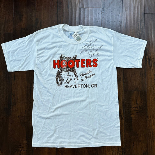 Hooters Beaverton Oregon VTG T Shirt Hot Girls Signed Stripper Y2K Portland PDX