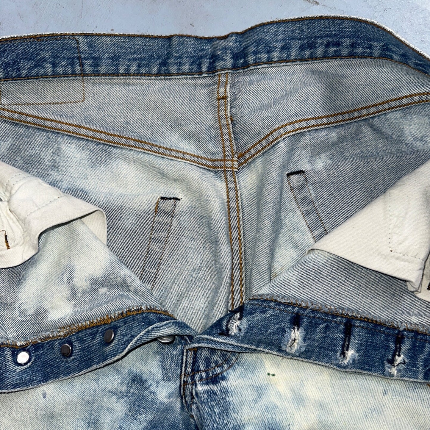 Levis 501 Vintage 80s Redline Selvedge USA XX Jeans Light Wash Stained Act 34x33