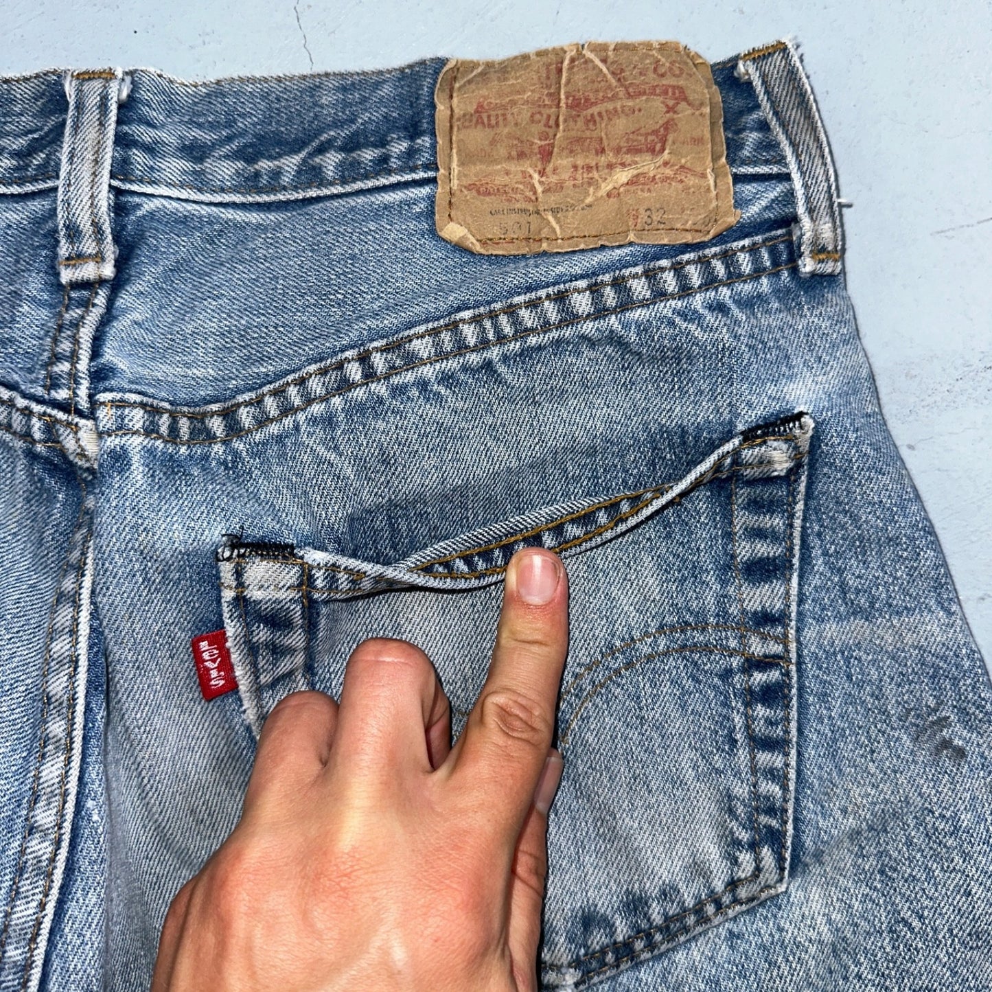 Levis 501 Vintage 80s Redline Selvedge USA Light Jeans Thrashed 32x36 Act 29x32