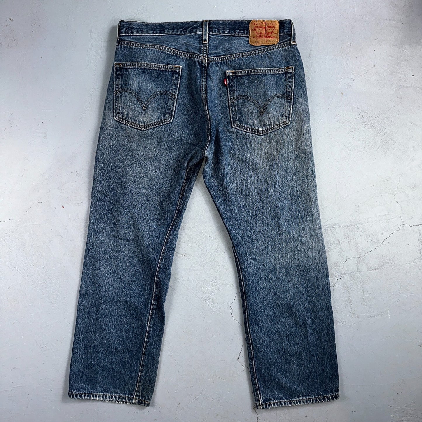 Levis 501 Vintage Y2K Mexico Straight Leg Jeans 36x29 90s Med Wash Act 35x28