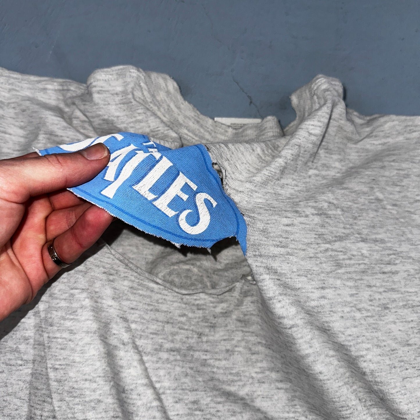 Beatles Rock Band 1997 VTG T Shirt 90s Gray Thrashed Music Grunge 1960s