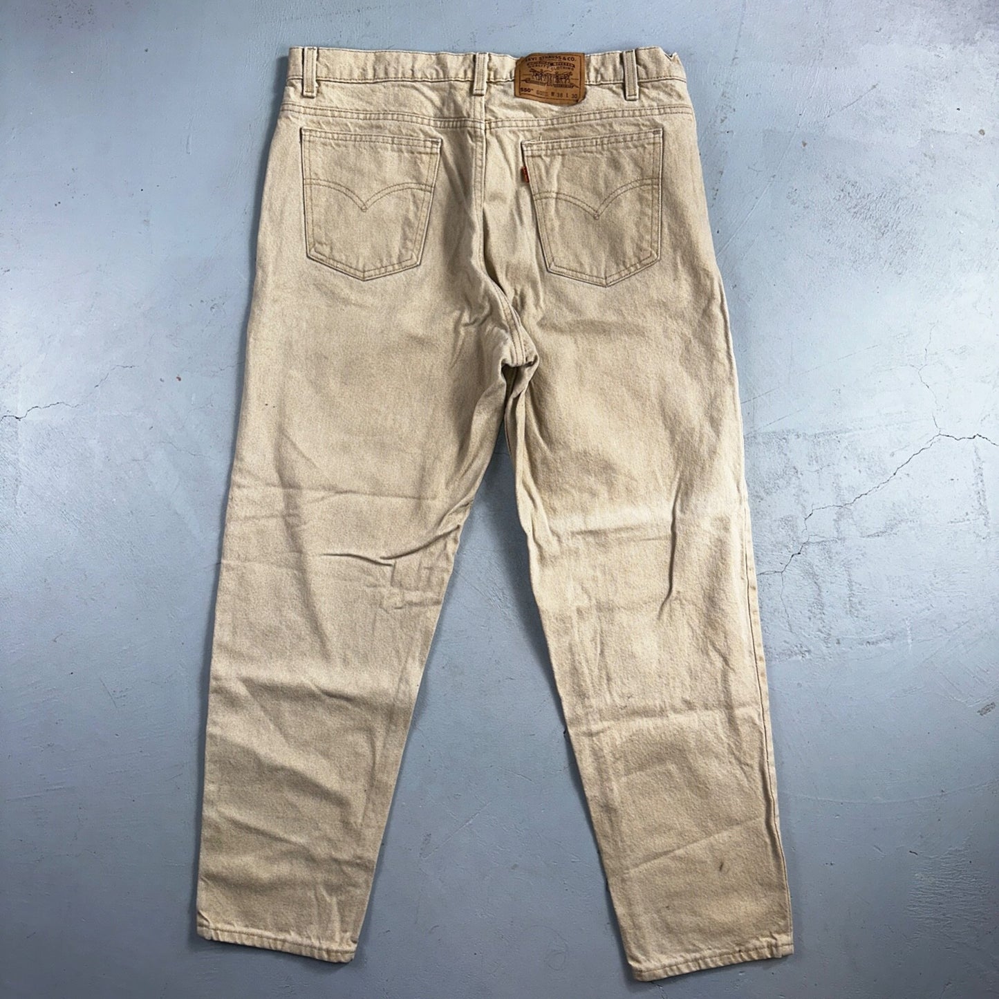 Levis 550 Vintage 90s USA Orange Tab Relaxed Tapered Leg Beige Tan Jeans 38x30