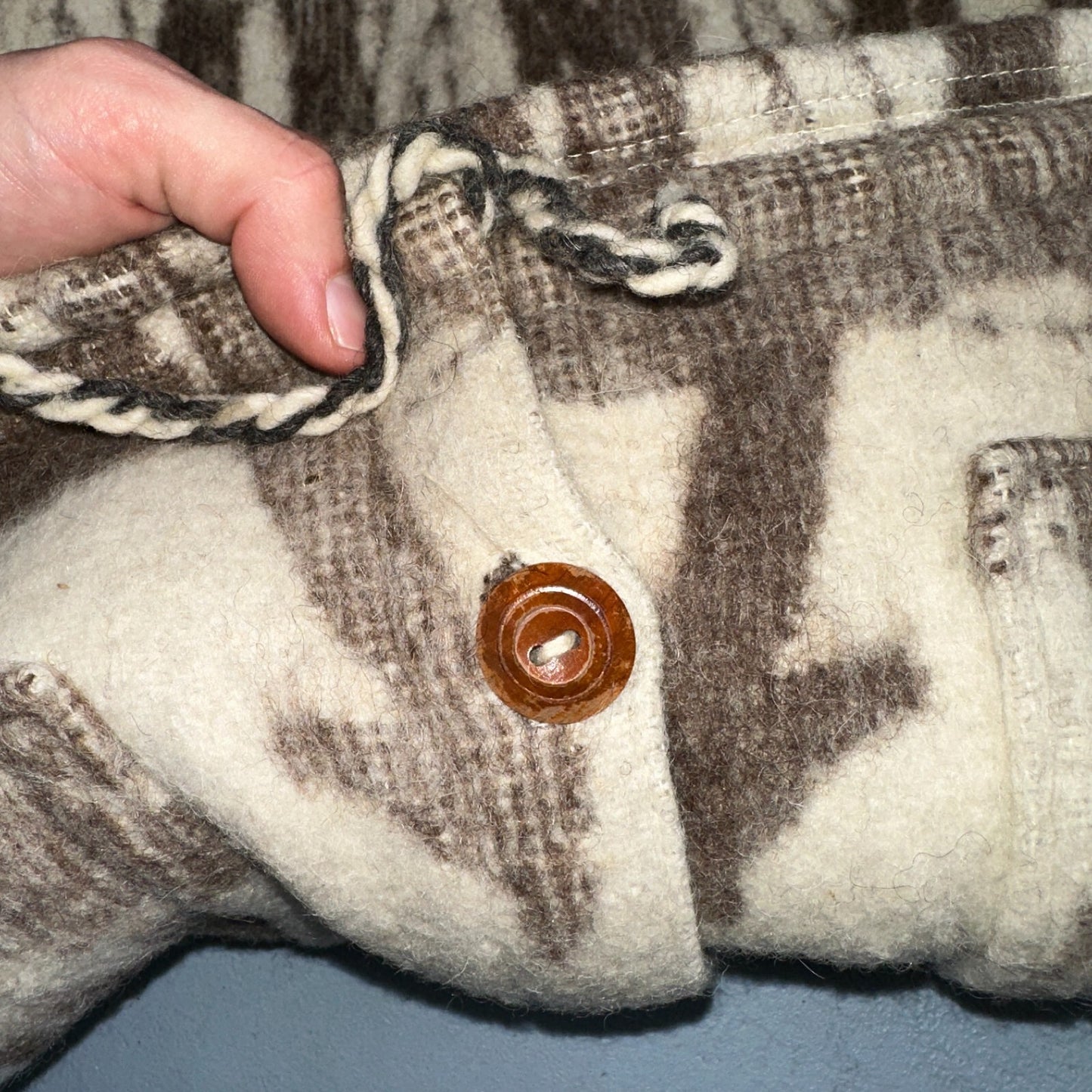 1970s Wool Lama Bird Coat Mens Jacket Size L Sweater Button Up 70s Rockabilly