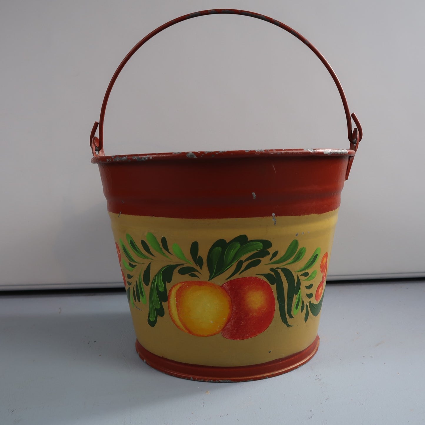 VTG Hand Painted Peaches Metal Bucket W Handle Galvanized Tub Garden Folk Art