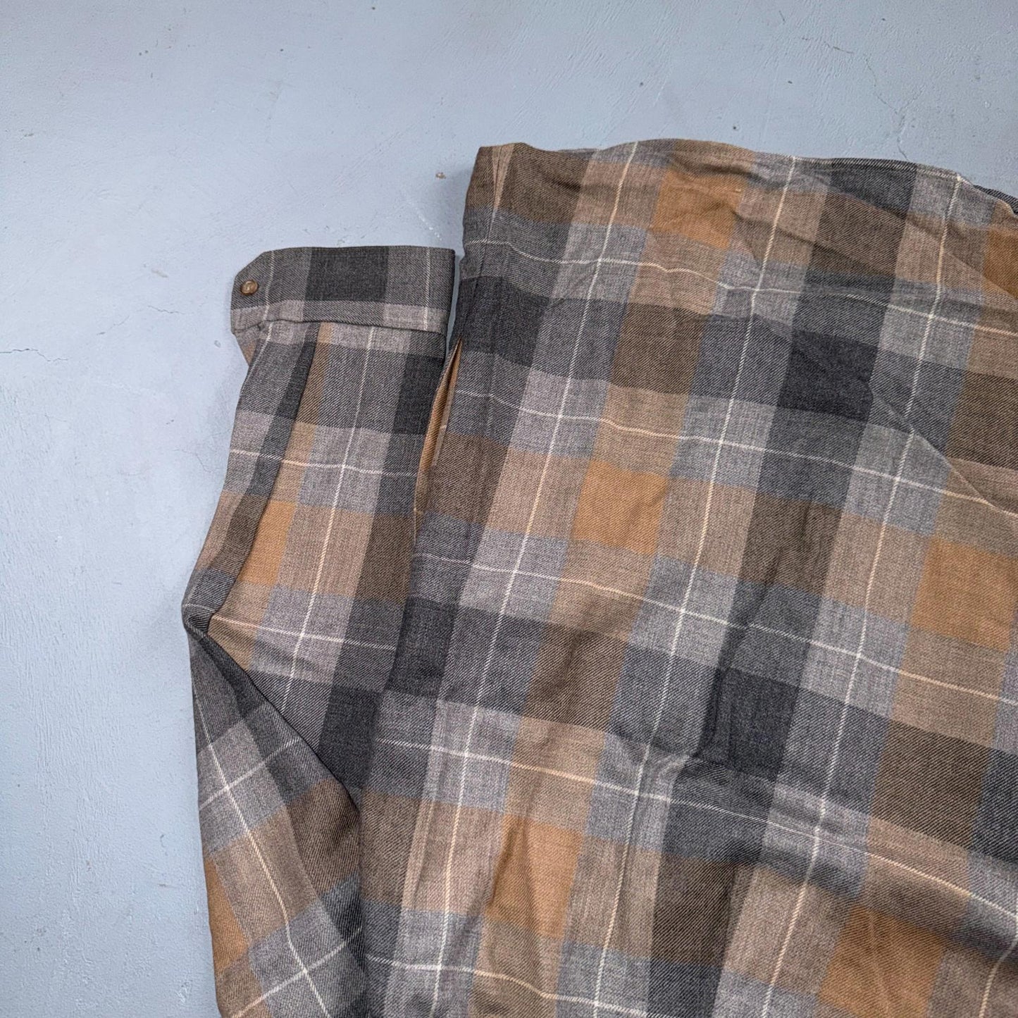 Pendleton Brown Gray Beige Plaid 100% Wool Hidden Button Shirt Women's XS USA