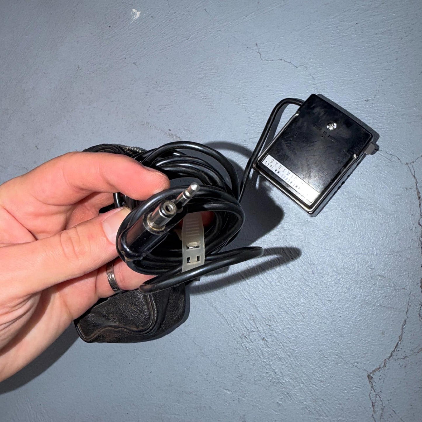 Vintage National WM-2002N Dynamic Microphone Wired On-Stand Belt Clip - Black
