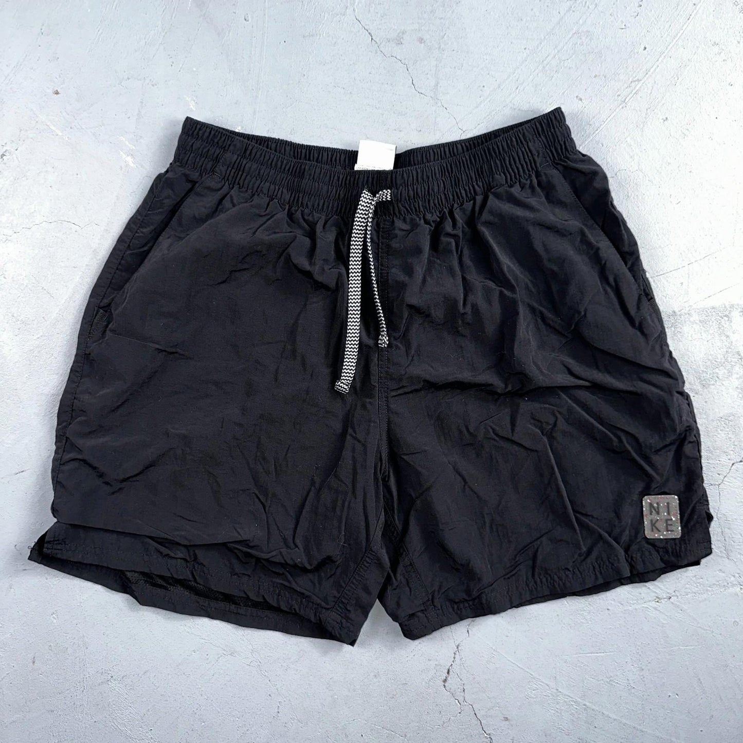 Nike Swim Shorts Size L Mens Solid Icon 6" Black NESSB636-001 Trunks