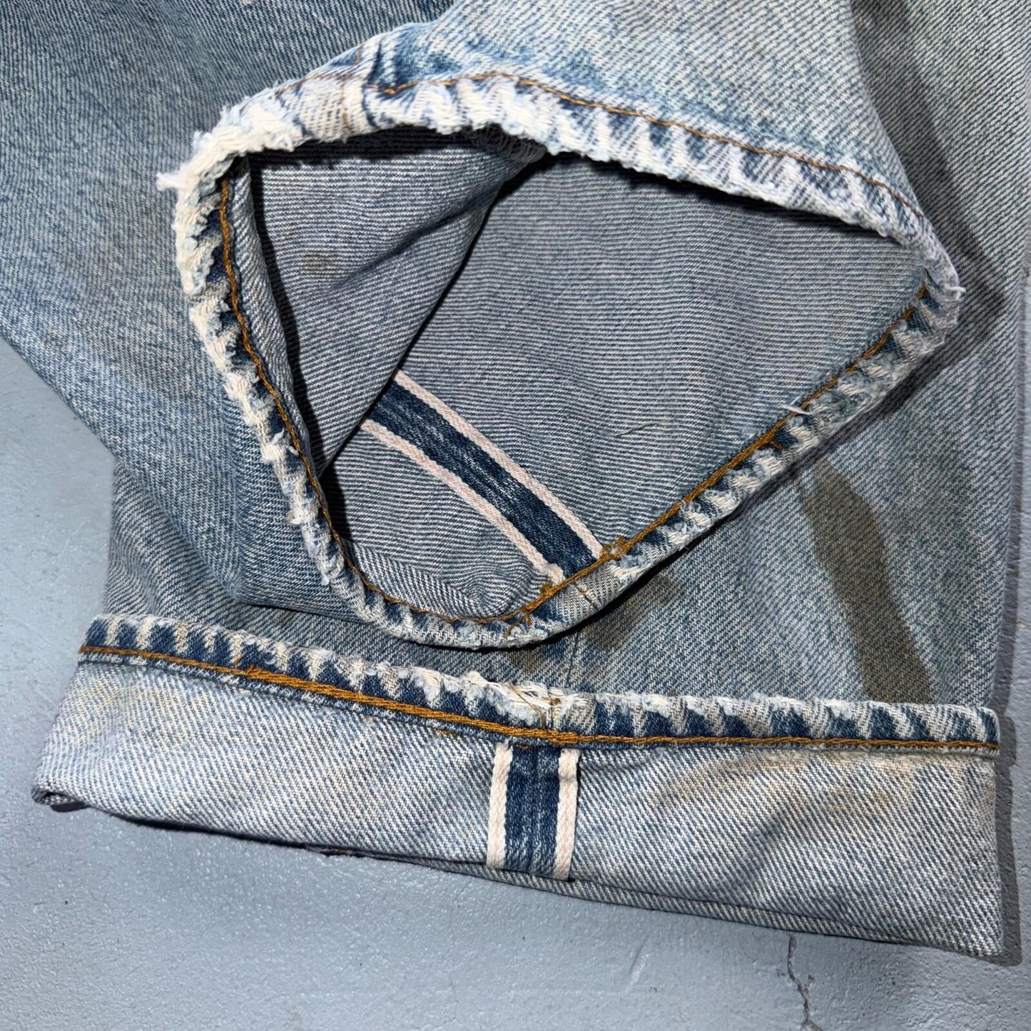 Levis 501 Vintage 80s Redline Selvedge USA XX Jeans Thrashed 32x36 Act 30x32