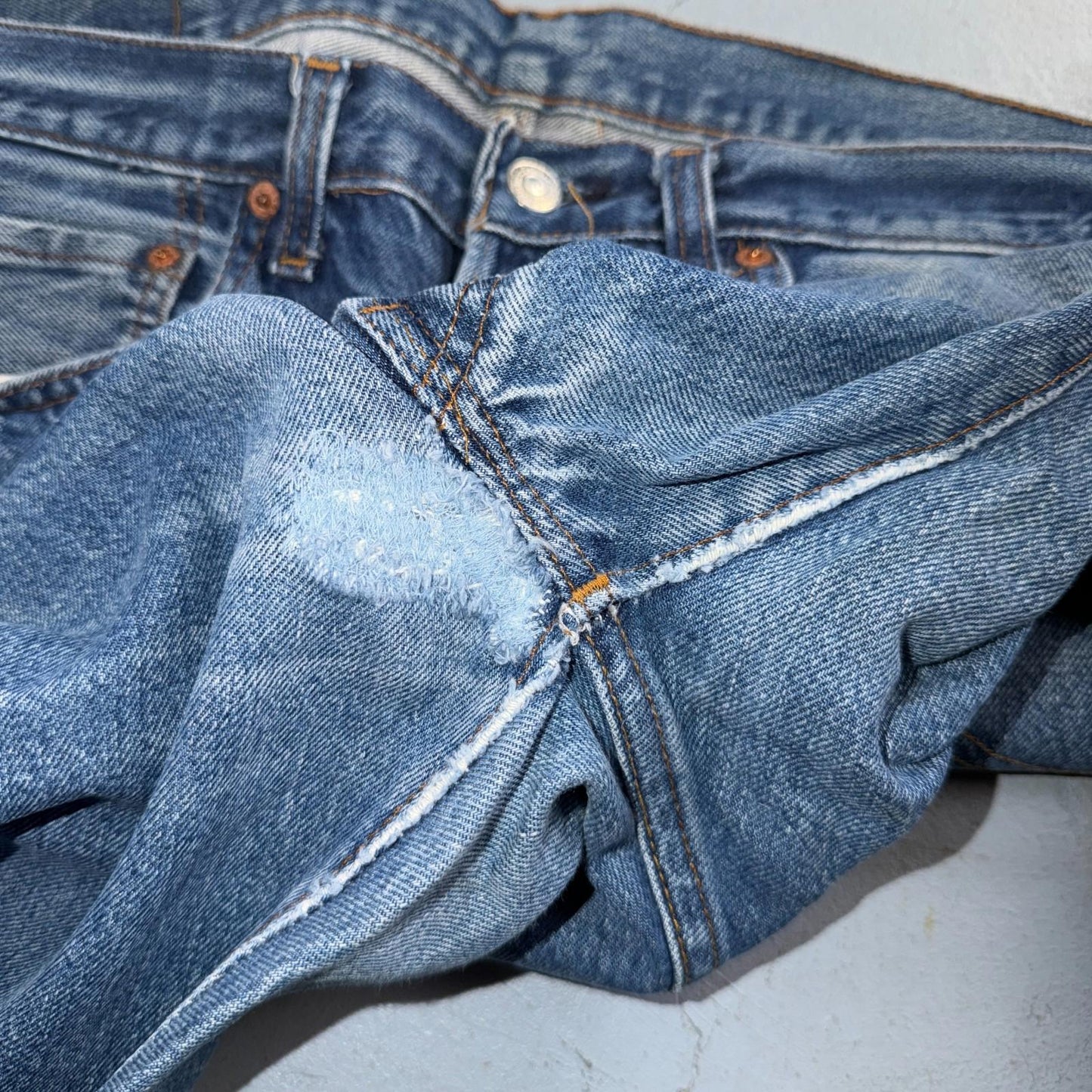 Levis 501 Vintage 80s Redline Selvedge USA XX Jeans Light Wash 35x32 Act 32x28