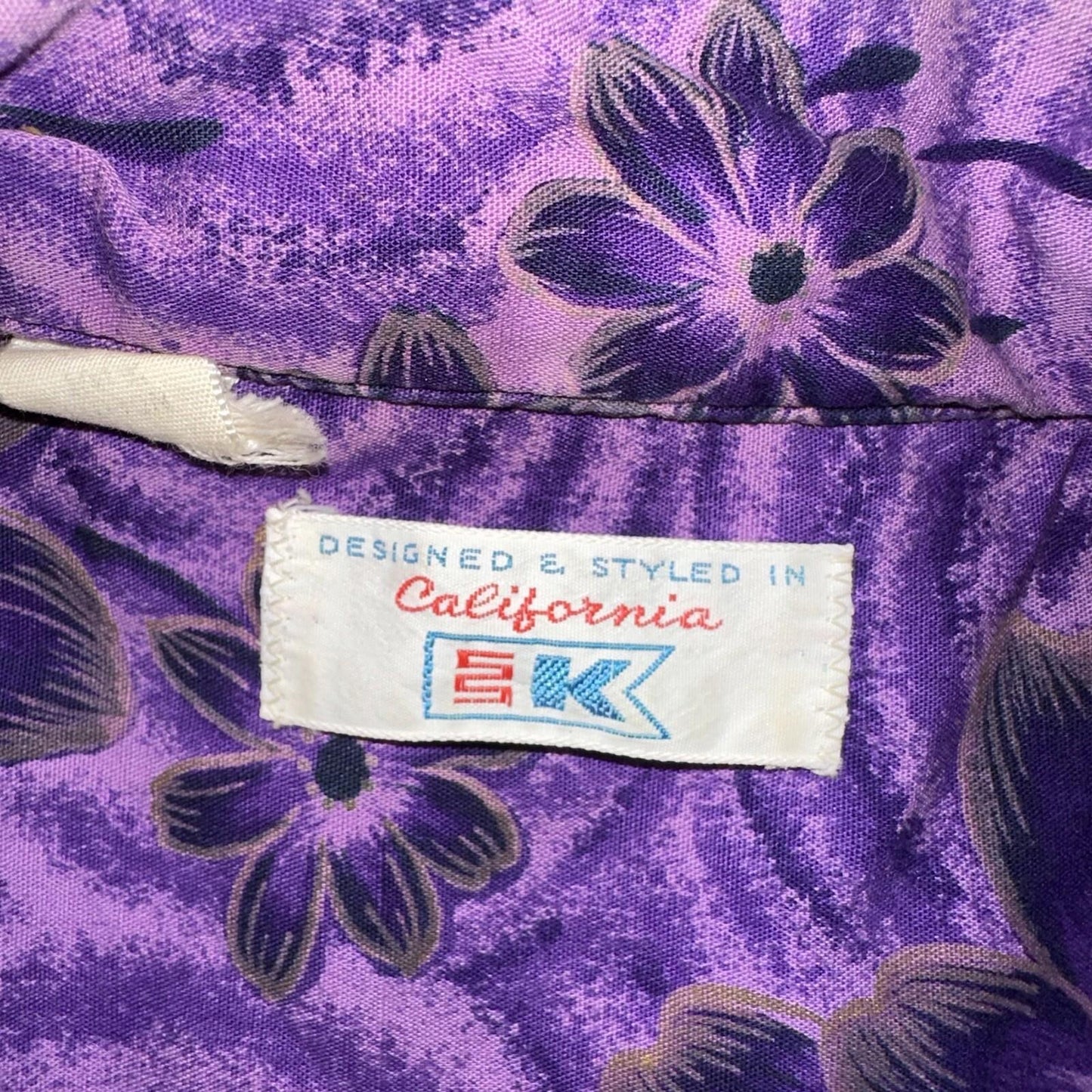 Vintage 50s Hawaiian Aloha Print Shirt Rockabilly Honolulu 60s Button USA Purple