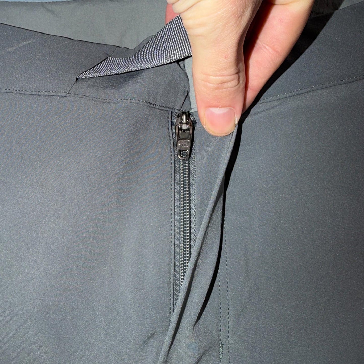 Arcteryx Performance Lefroy Pants 36 Pockets Lightweight Nylon Hiking Gamma Grey