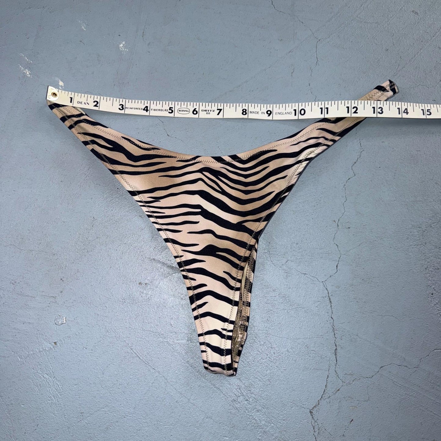 SKIMS SIGNATURE SWIM CHEEKY TANGA BOTTOM CHAMPAGNE LEOPARD PRINT SIZE M