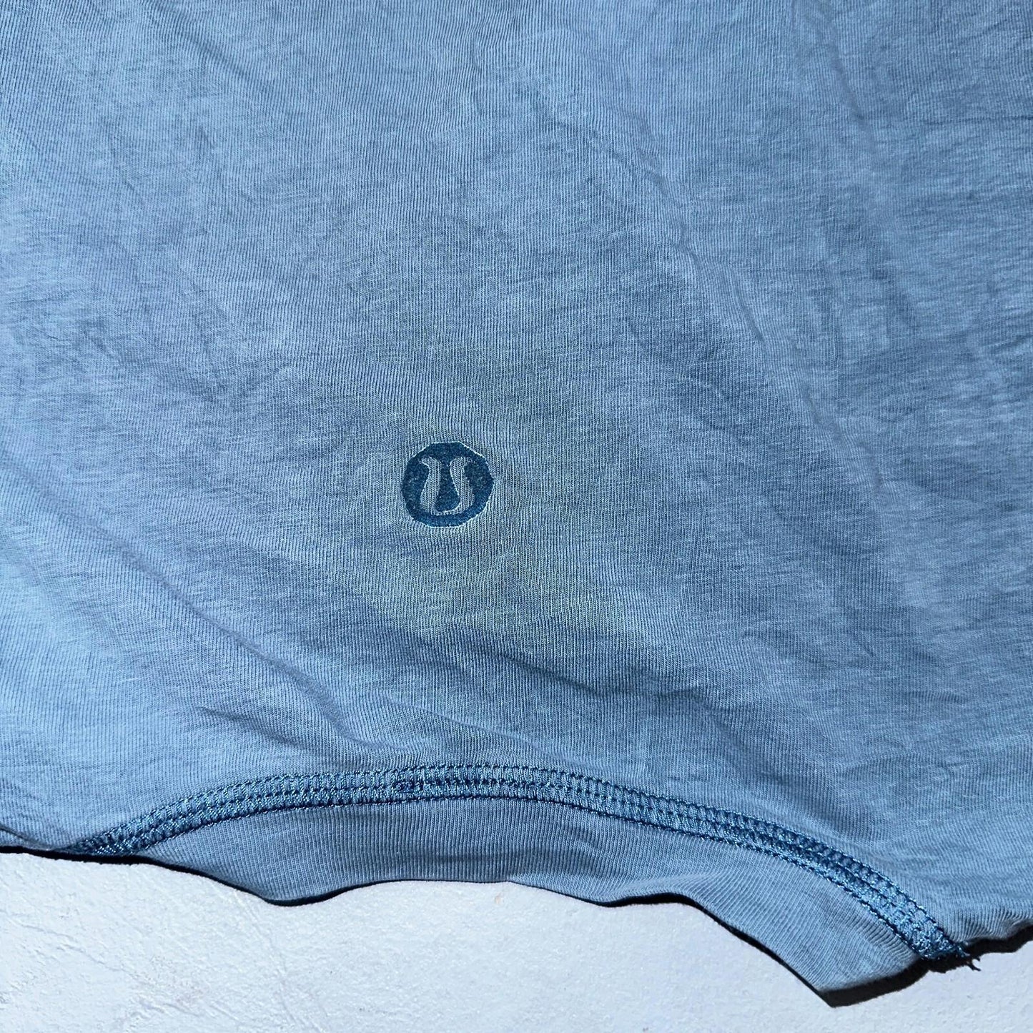 Men's Lululemon Short Sleeve Crew Neck Athletic Shirt Size M? Graphic Stripes