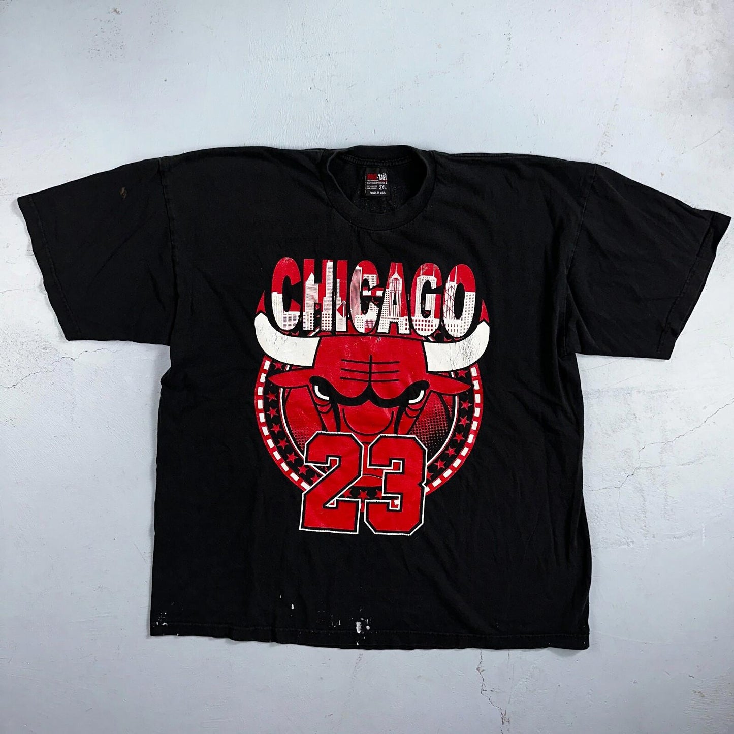 VTG 90s Chicago Bulls 23 Spellout Skyline T Shirt Pro Tag 3XL Jordan USA NBA