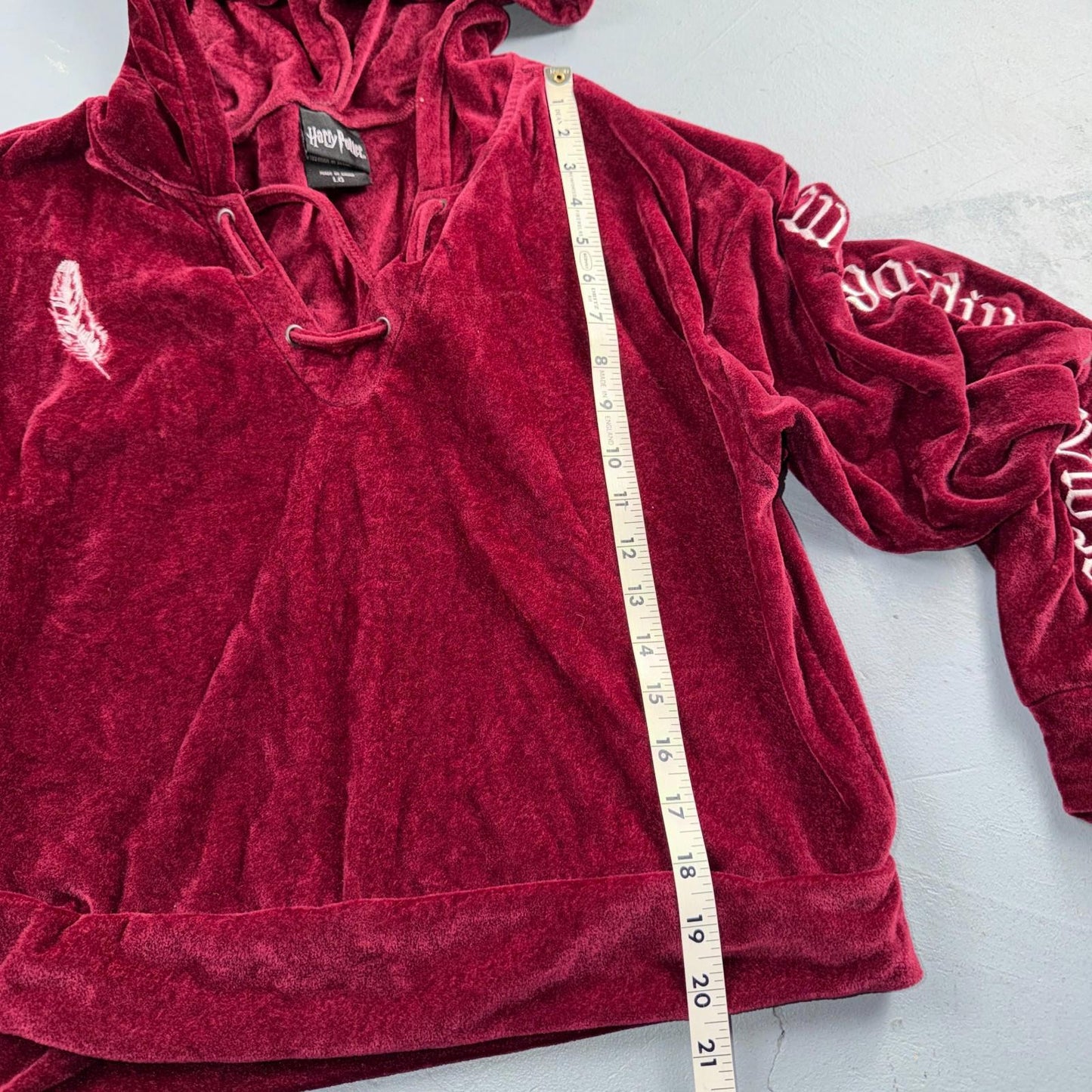 Harry Potter Sweater Women's L Crop Velour Hooded Wingardium Leviosa Shorts Set