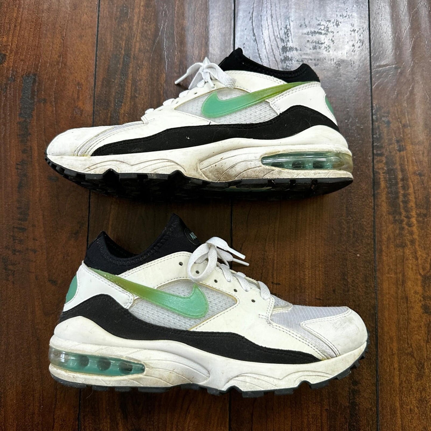 Nike Sneakers Womens 8.5 White Green Air Max 93 Dusty Cactus Athletic 307167-100