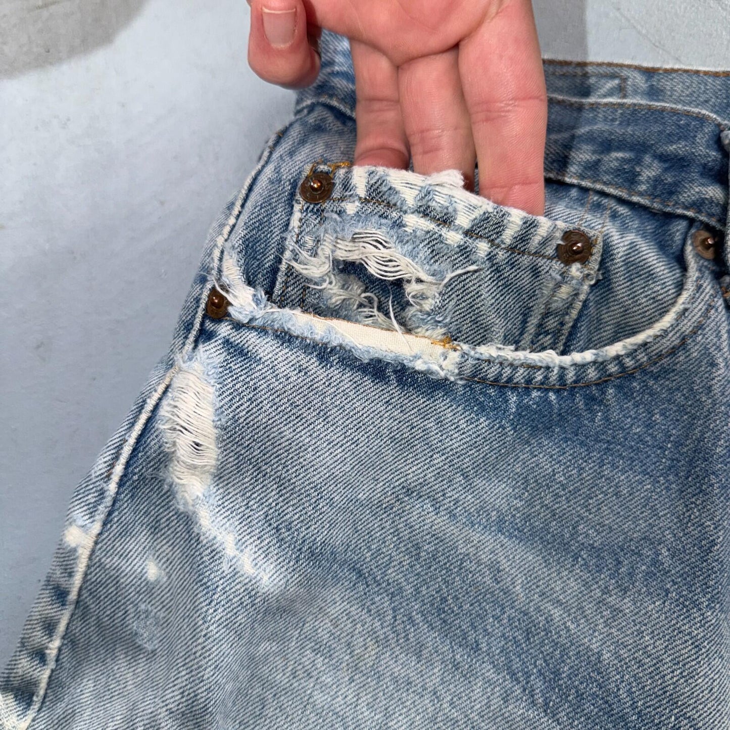 Levis 501 Vintage 80s Redline Selvedge USA XX Jeans Light Wash 34x36 Act 32x32