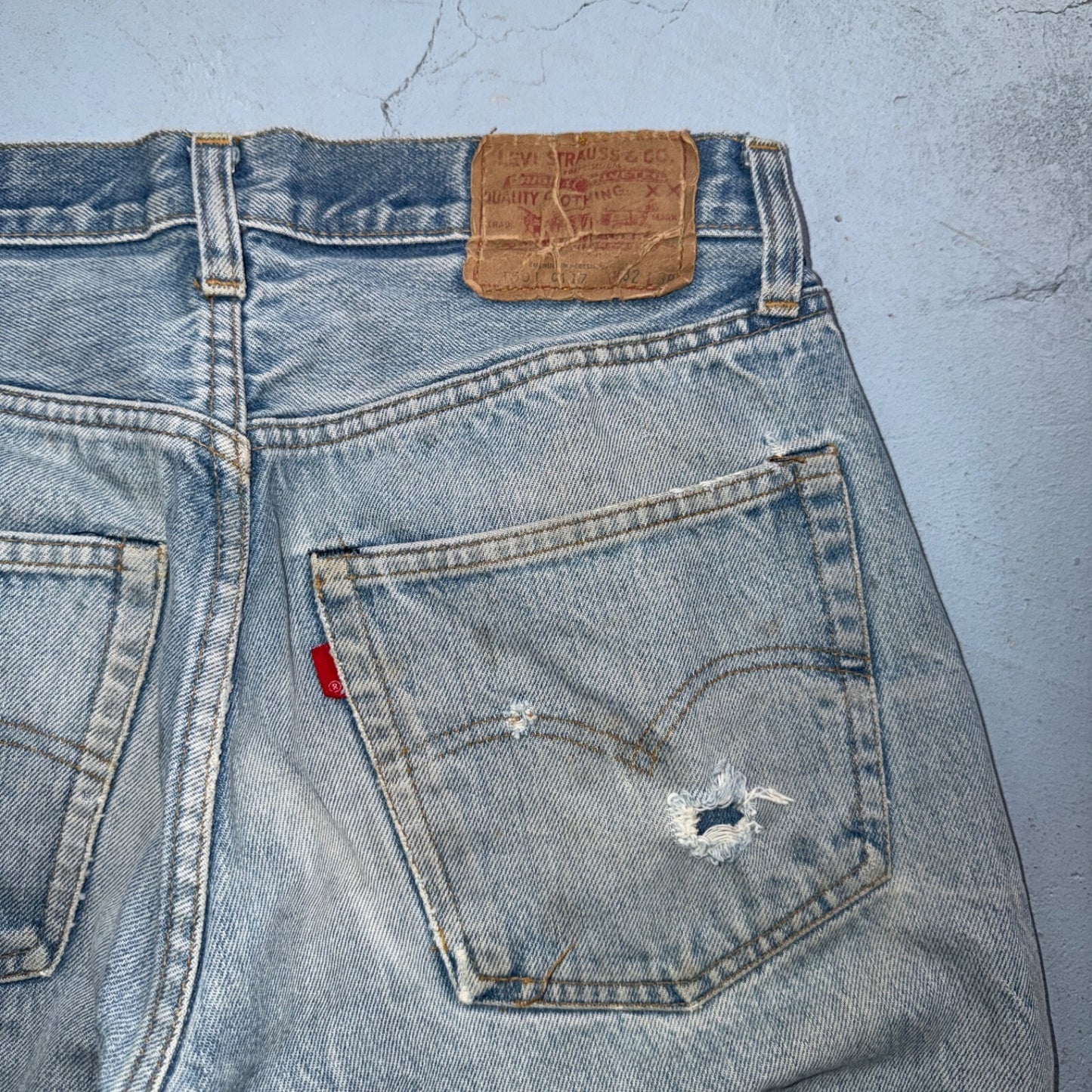 Levis 501 Vintage 80s Redline Selvedge USA XX Jeans Light Wash 32x38 Act 29x32