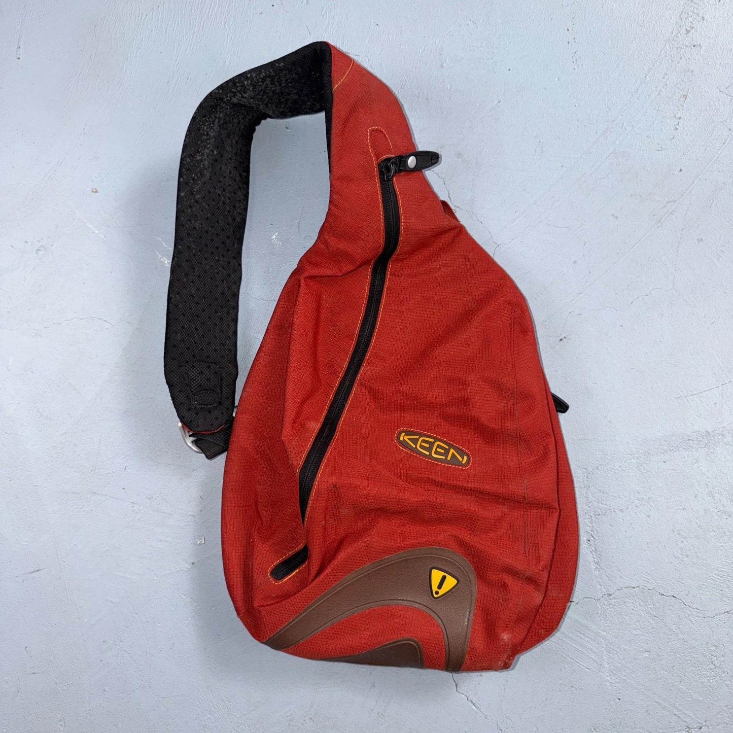 Keen Hybrid Transport Sling Bag Rusty Red Orange Hiking Durable Backpack Cool