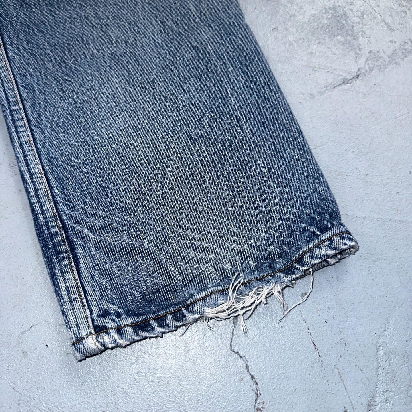 Levis 501 Vintage 90s USA XX Straight Leg Jeans Blue Light Wash 35x32 Act 31x29
