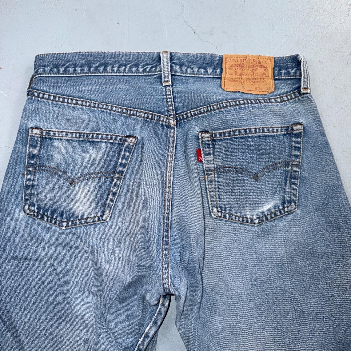 Levis 501 Vintage 80s Redline Selvedge USA XX Jeans Light Wash 34x38 Act 31x33