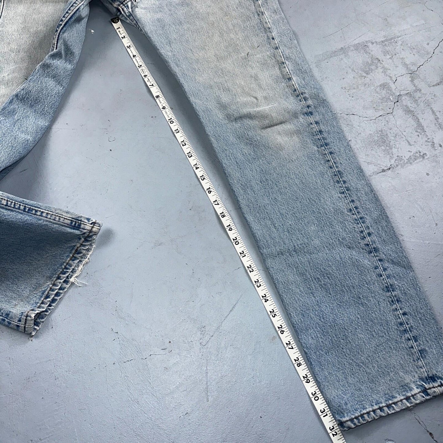 Levis 501 Vintage 90s USA XX Straight Leg Jeans Blue Light Wash 34x34 Act 32x32