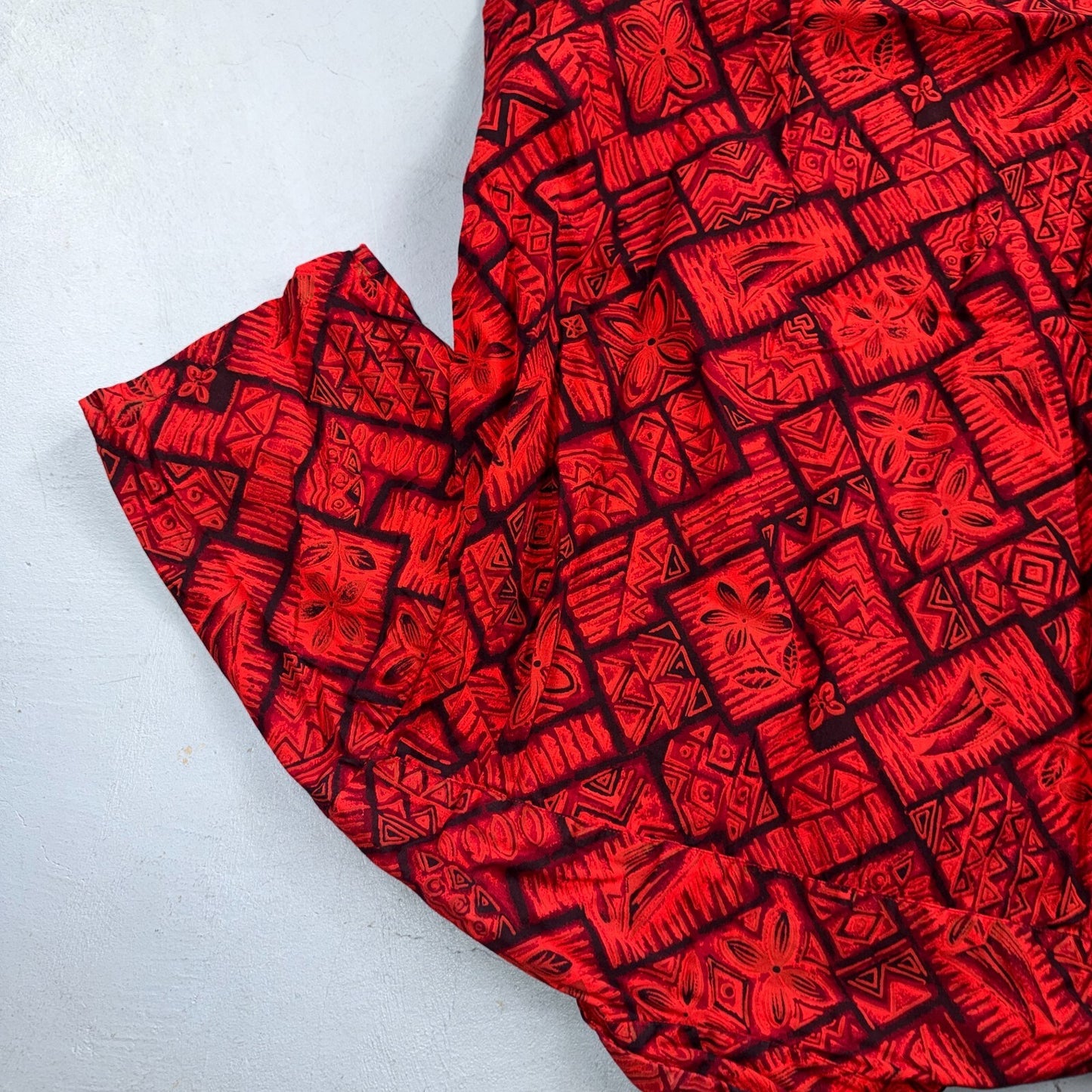 VTG 60s Ui-Maikai Hawaiian Aloha Shirt Red Black Tiki Floral Made In Hawaii M