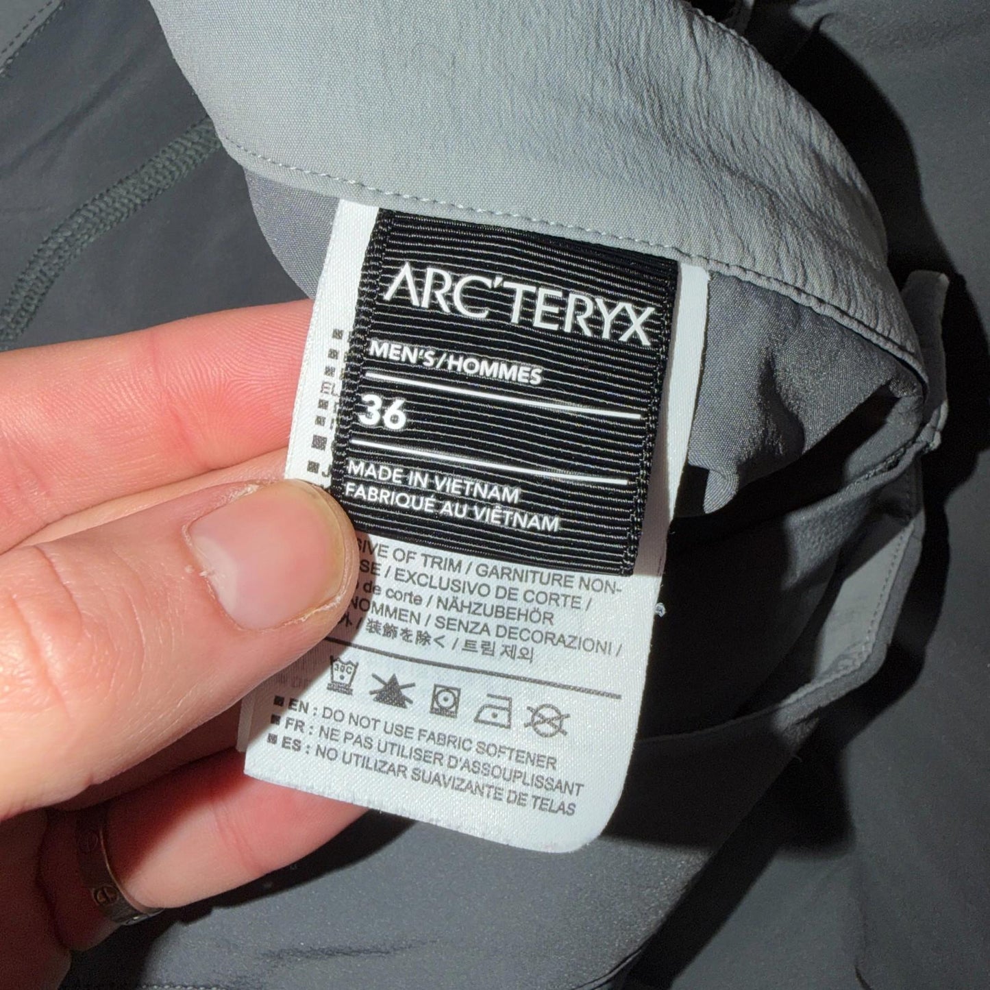 Arcteryx Performance Lefroy Pants 36 Pockets Lightweight Nylon Hiking Gamma Grey