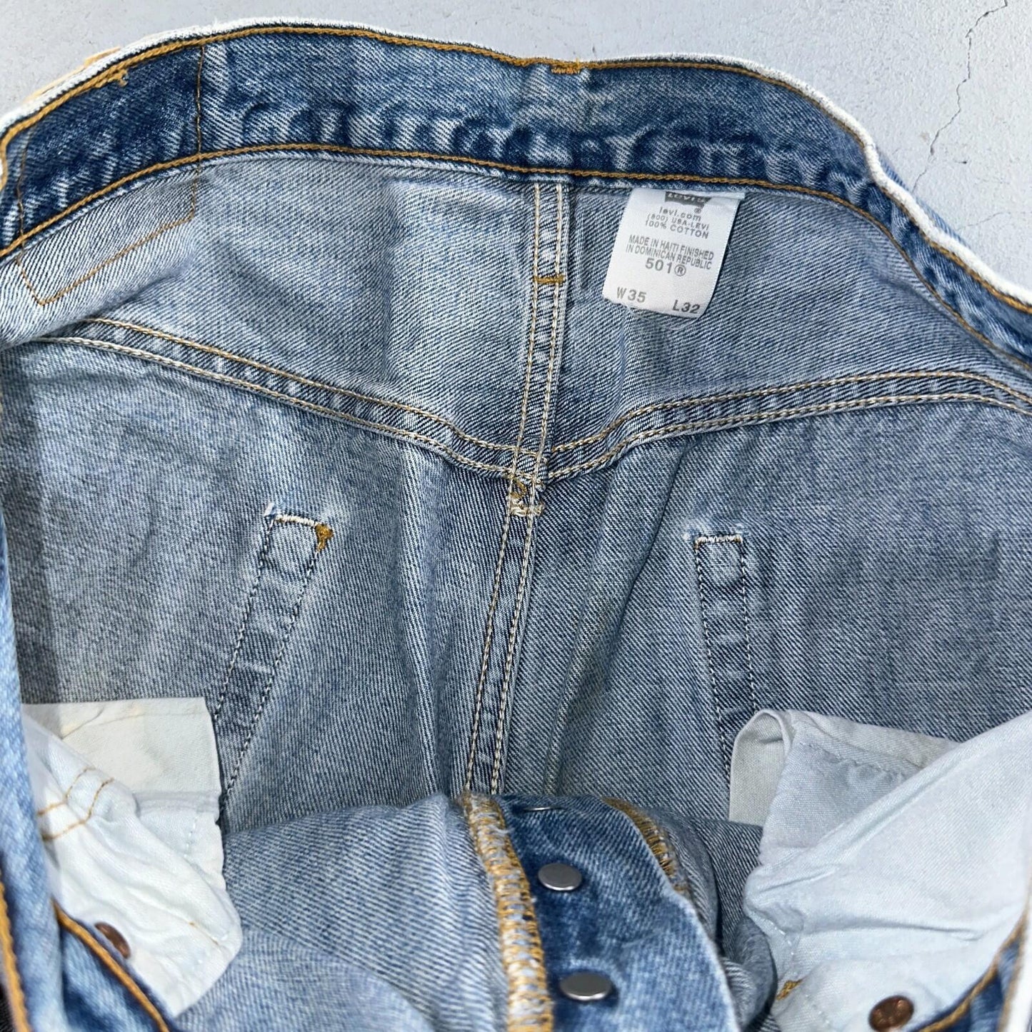 Levis 501 Vintage 90s Y2K Straight Leg Jeans Blue Light Wash 35x32 Act 34x31