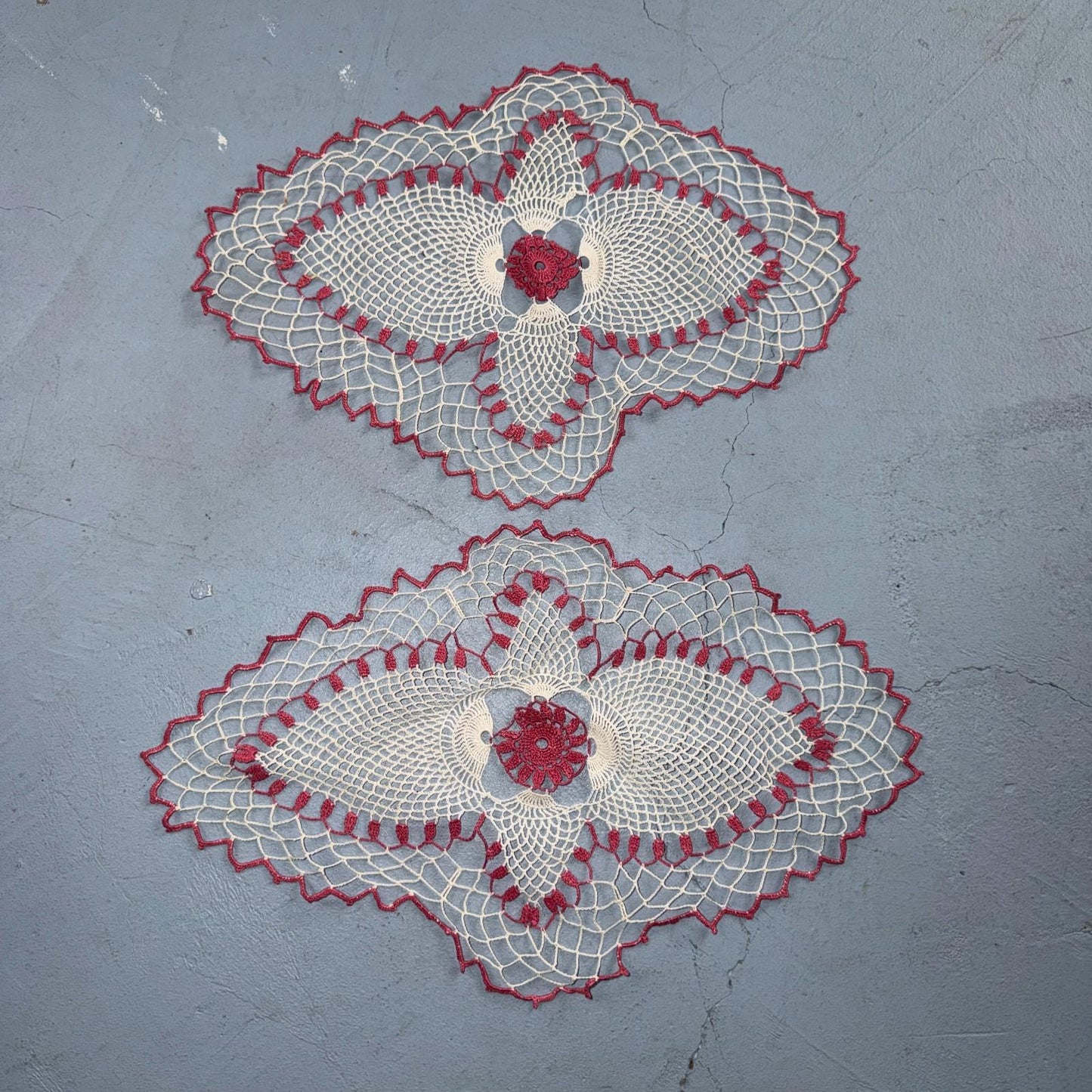 Vintage Star Doilies Embroidered Crocheted Covers Fabric Floral Set of 2 Table