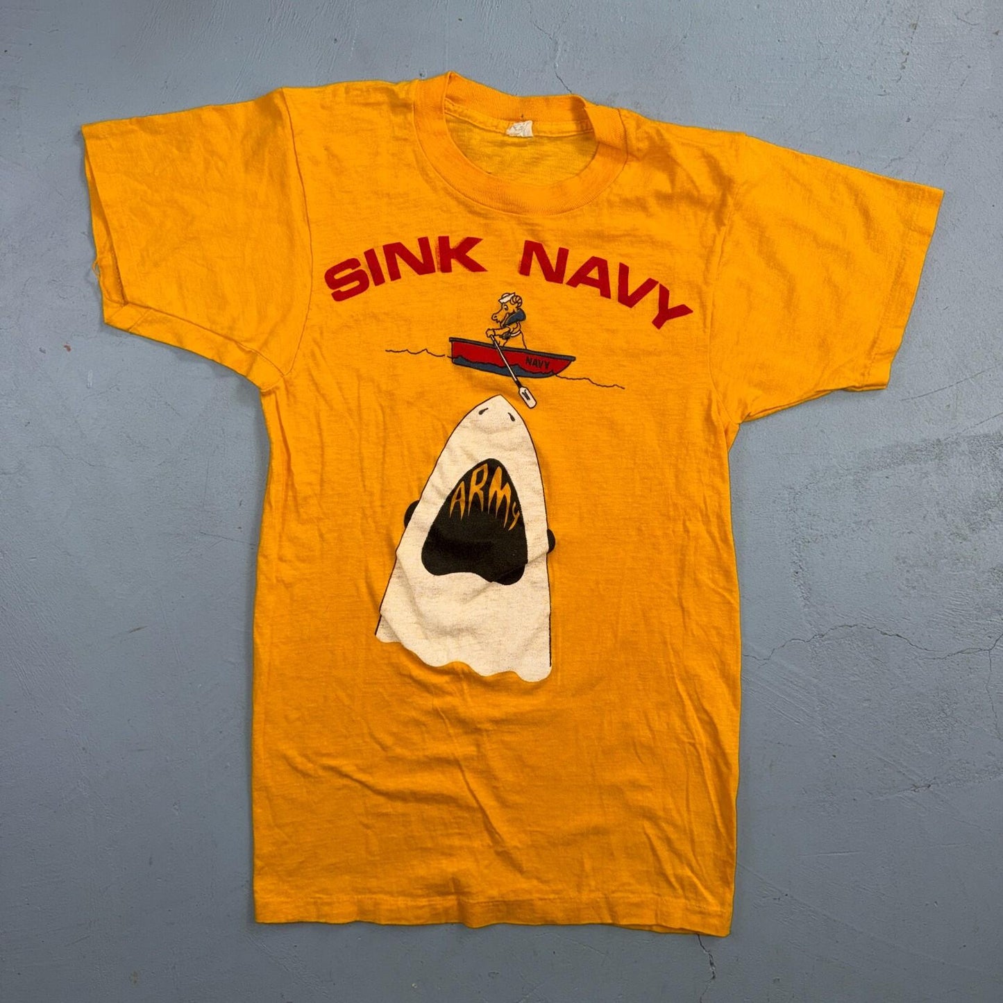 Sink Navy 1970s USN Army VTG T Shirt Yellow Jaws Shark Spoof Movie Rockabilly