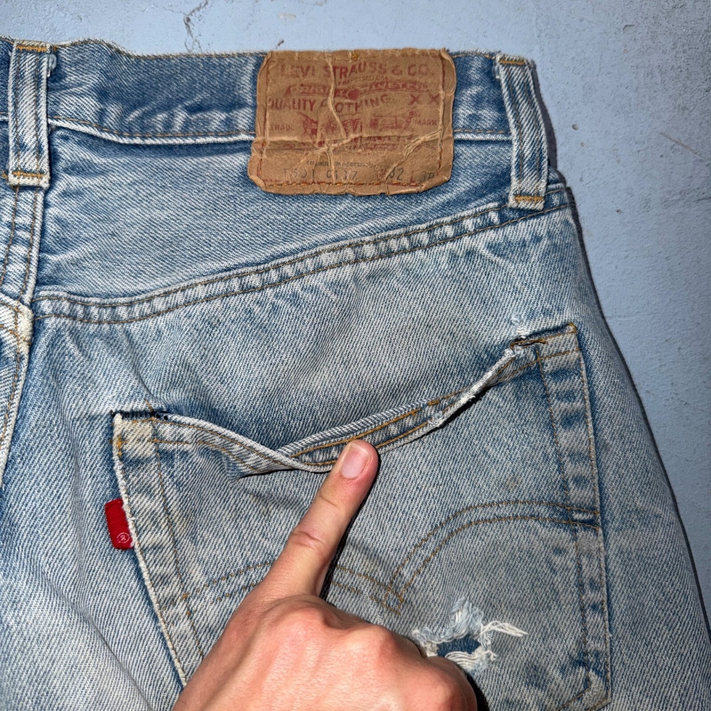 Levis 501 Vintage 80s Redline Selvedge USA XX Jeans Light Wash 32x38 Act 29x32