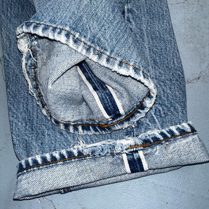 Levis 501 Vintage 80s Redline Selvedge USA XX Jeans Light Wash Thrashed Ac 28x26