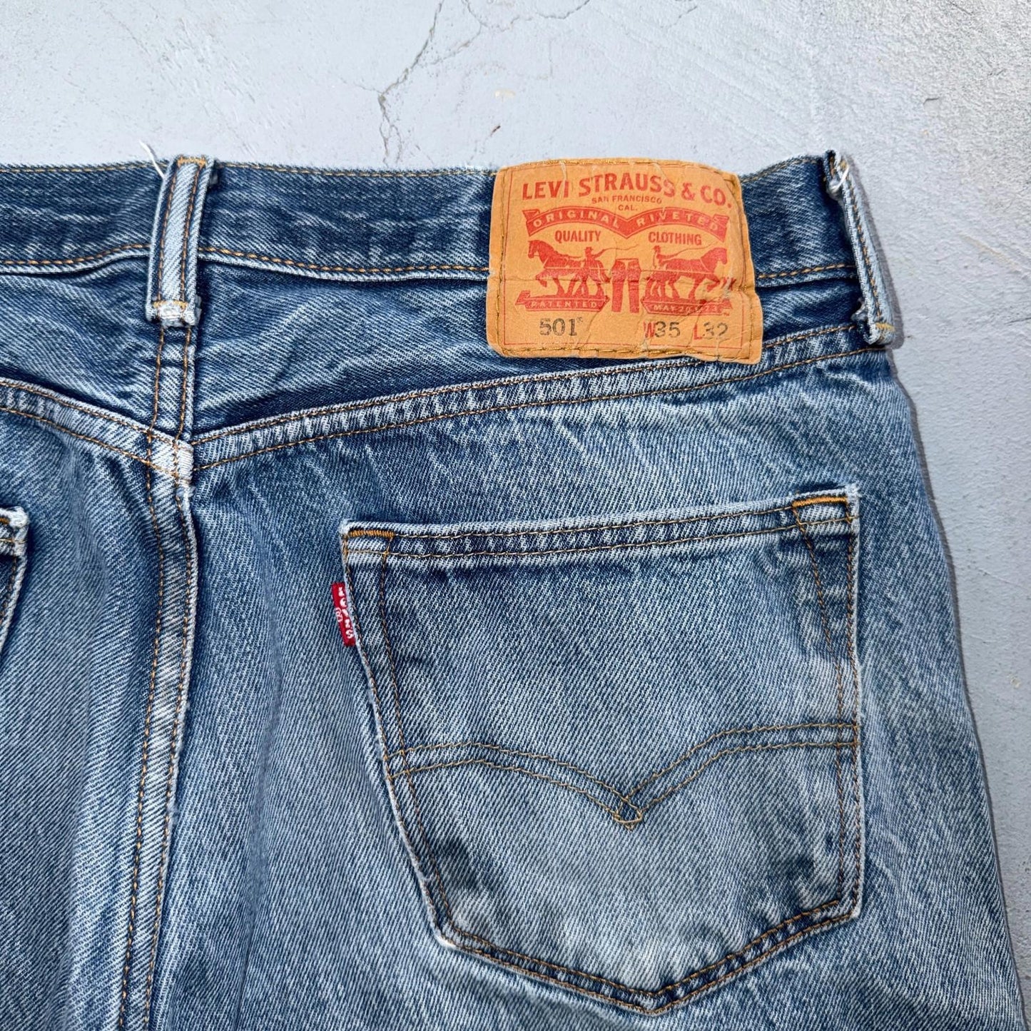 Levis 501 Vintage Y2K Egypt Straight Leg Jeans 35x32 Light Wash Act 32x28