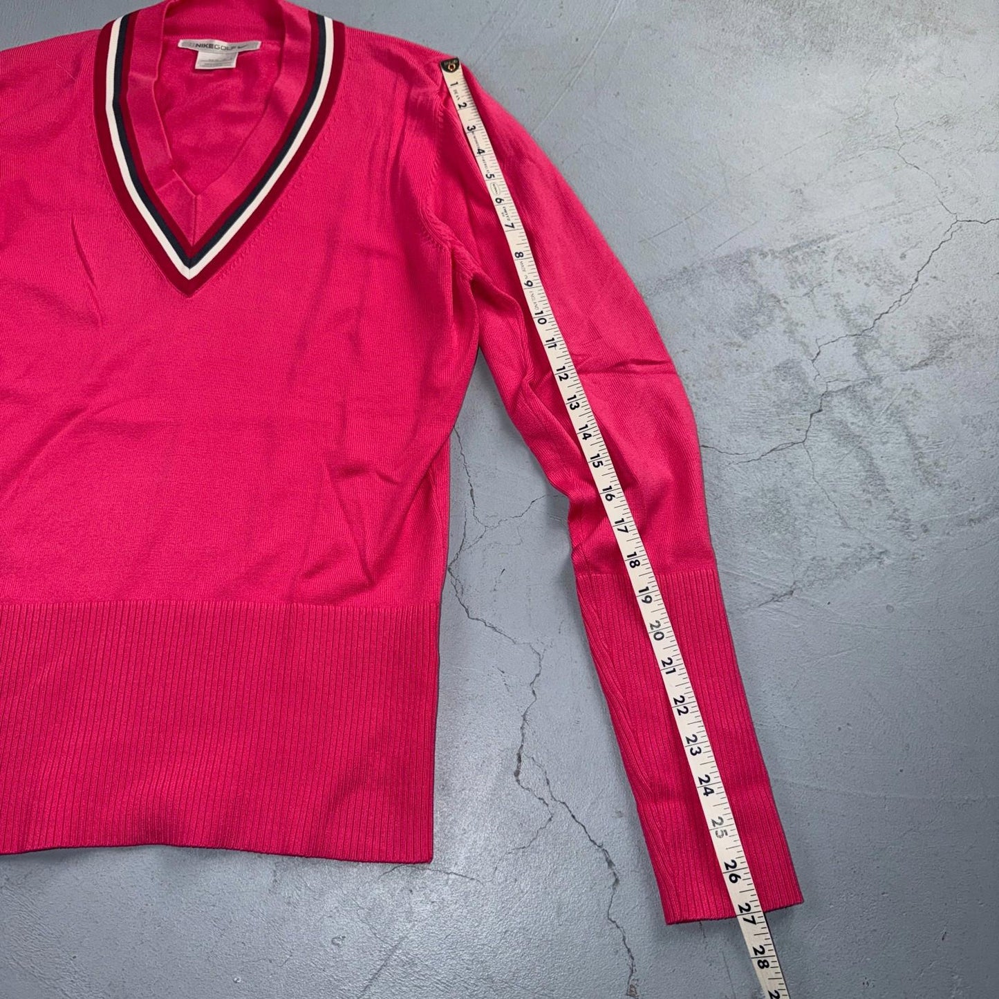Nike Golf Women's V Neck Sweater Long Sleeve Pullover Athletic Top Medium Pink