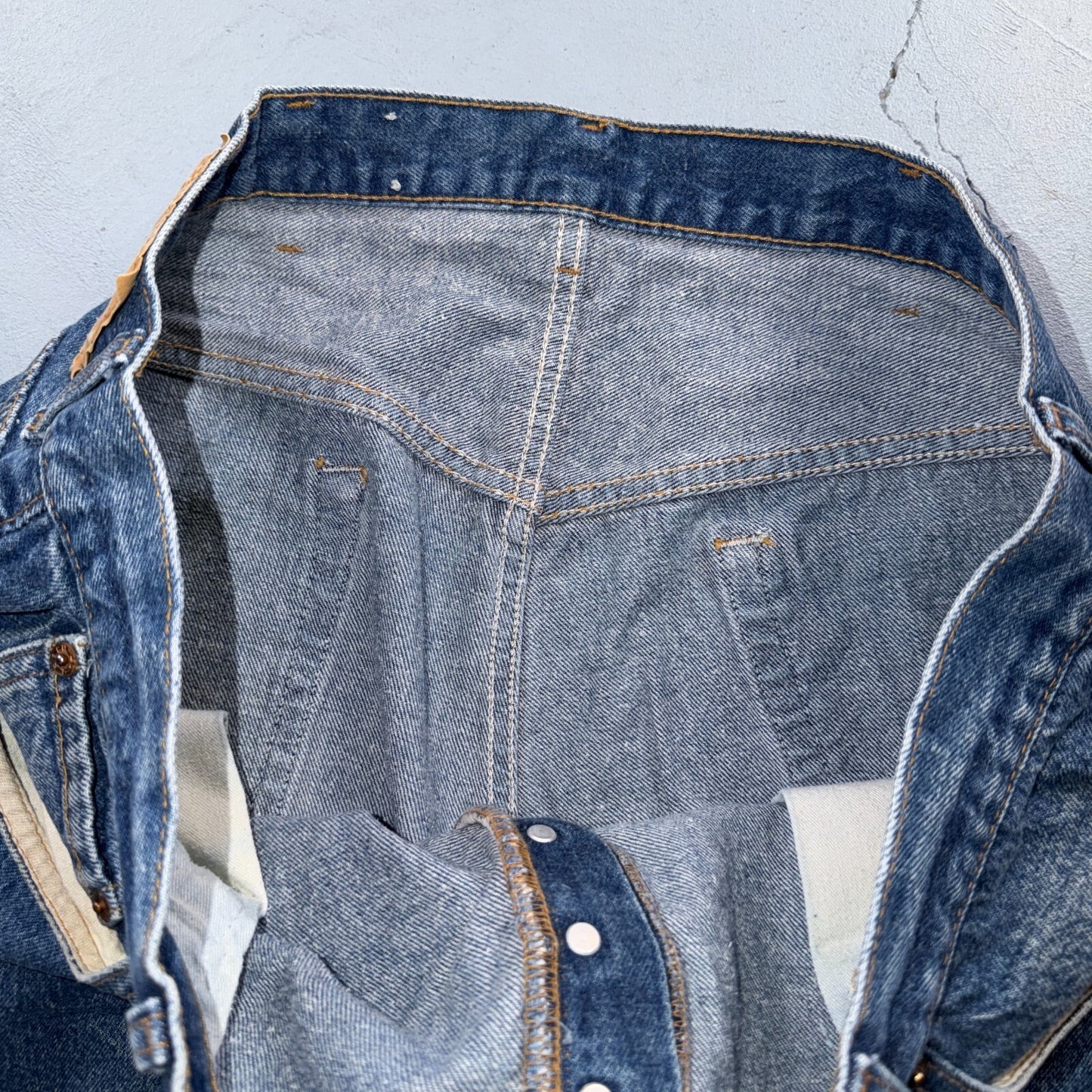 Levis 501 Vintage 80s USA XX Straight Leg Jeans Blue Med Wash 44x32 Act 39x28