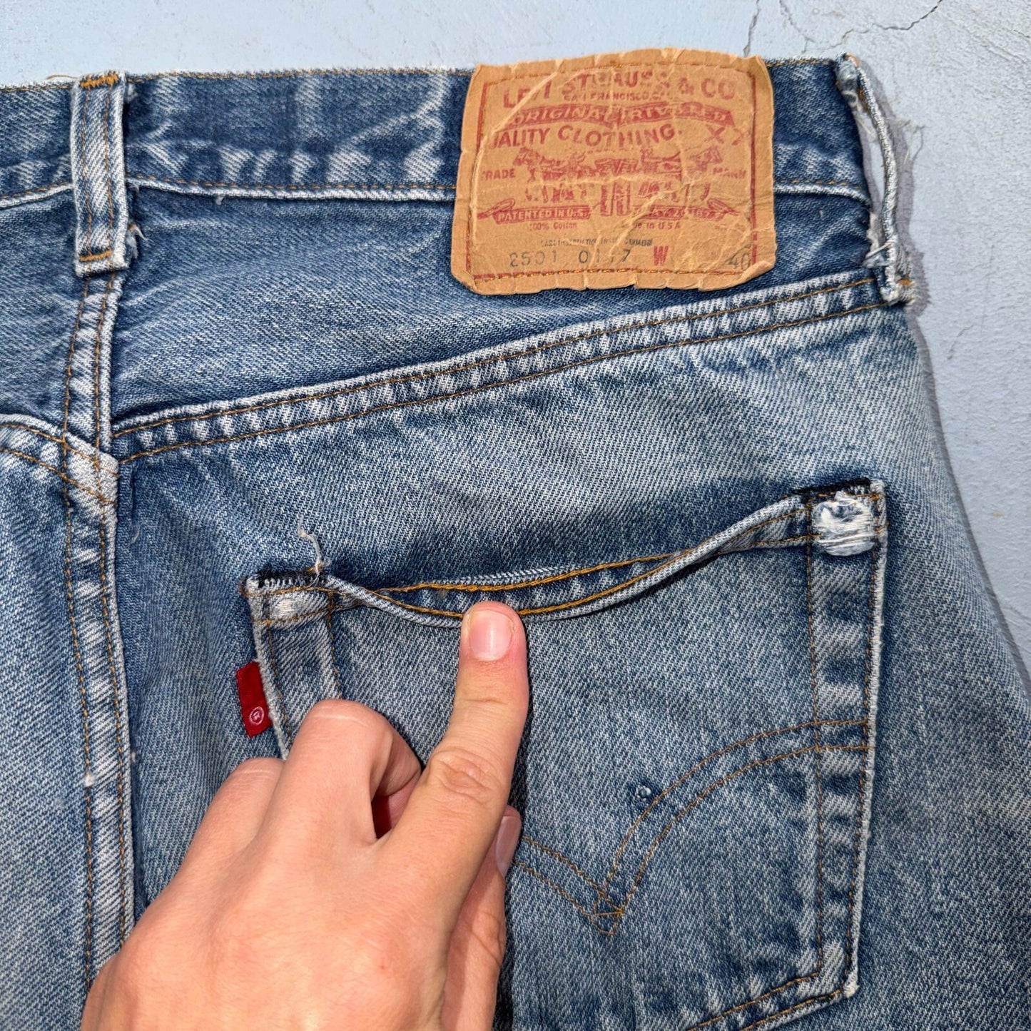 Levis 501 Vintage 80s Redline Selvedge USA XX Jeans Light Wash 31x40 Act 29x35