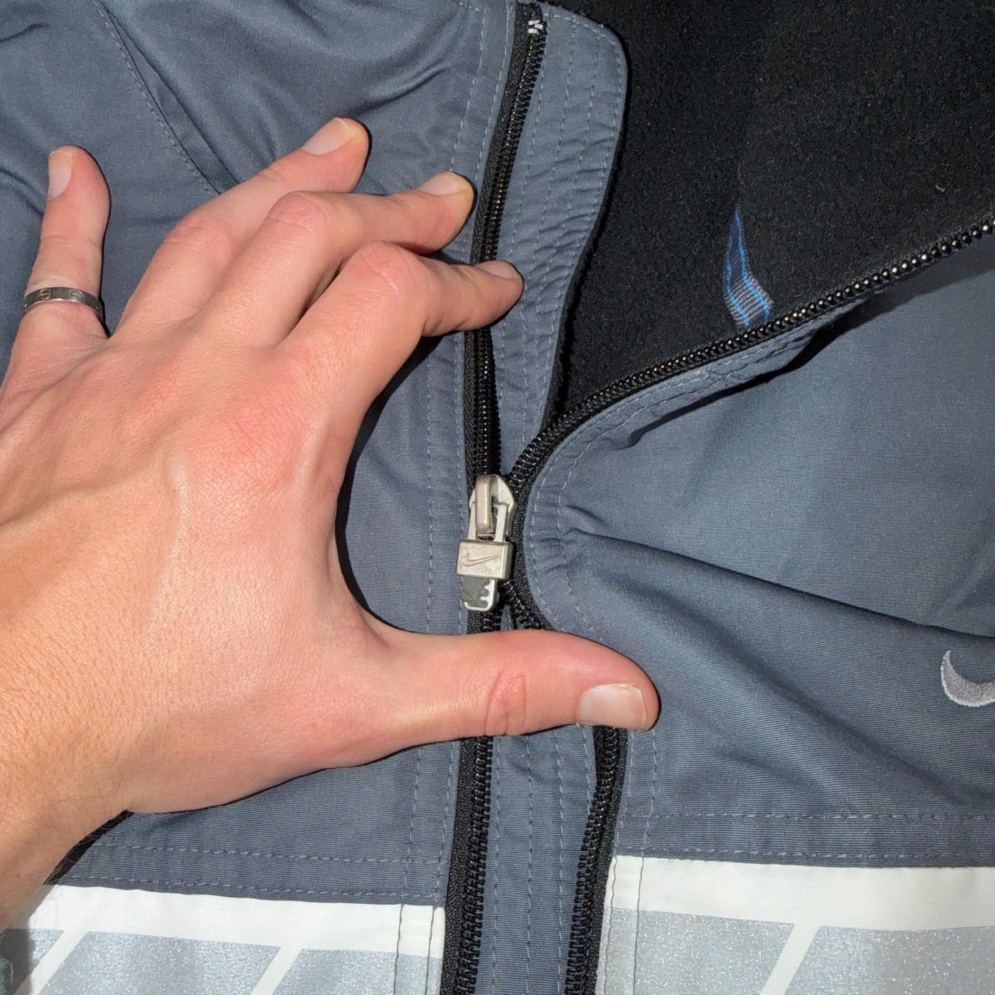 Nike VTG Jacket L Grey Nylon Softshell Fleece Coat 3M Y2K 2000s Waist Elastic