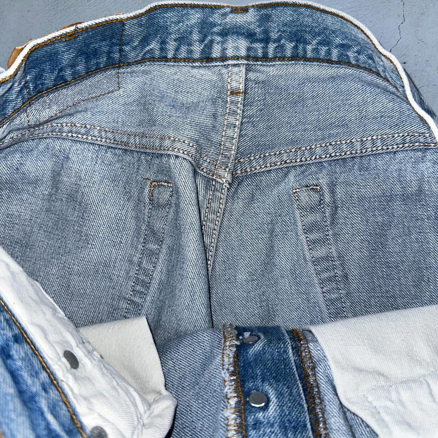 Levis 501 Vintage 90s USA XX Straight Leg Jeans Blue Light Wash 35x36 Act 32x27