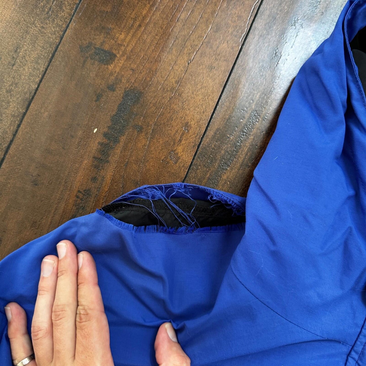 Eddie Bauer Windbreaker Jacket Mens M Blue Vintage Full Zip Ultrex Hooded RIPPED