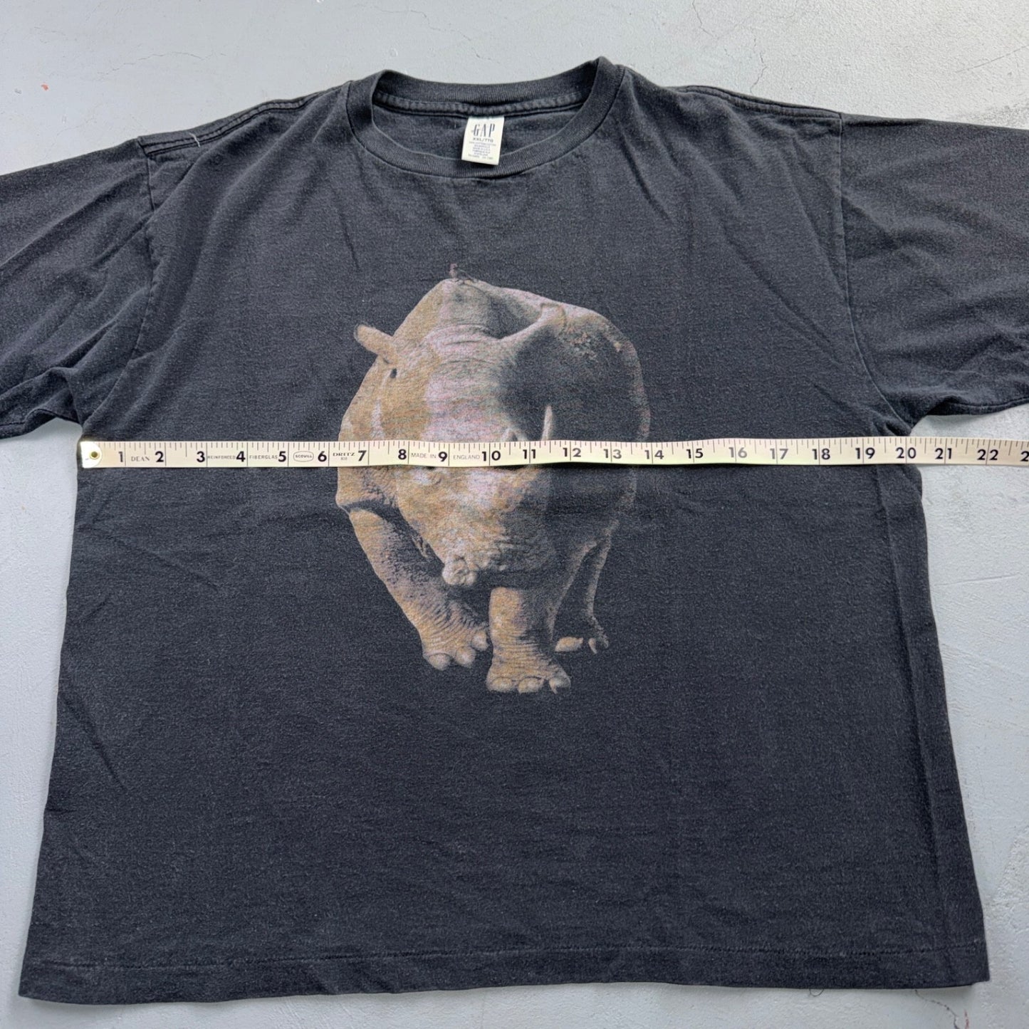 VTG 90s GAP Rhino Rhinoceros Animal Photo Graphic T Shirt Black Faded Boxy Fit