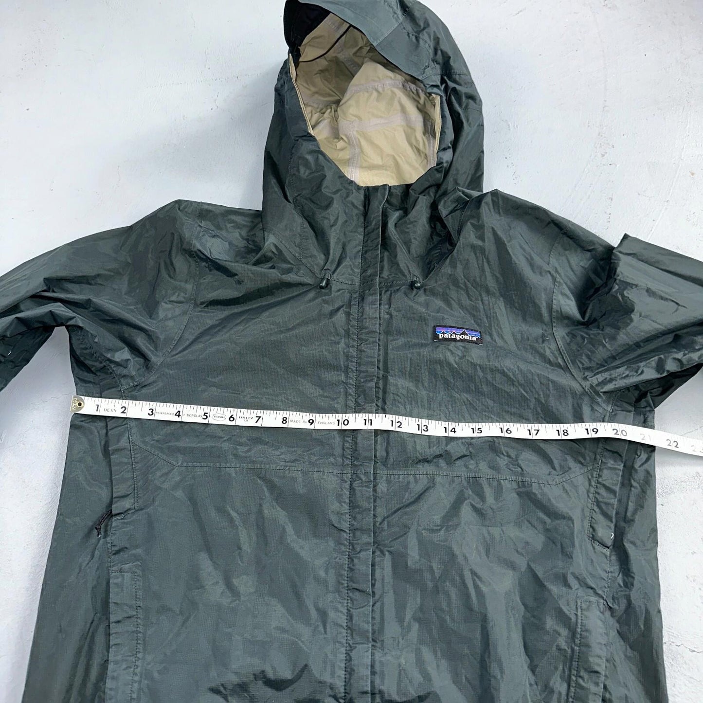 Patagonia Torrentshell Jacket Mens S Green H2No Hooded Hiking Outdoor Shell