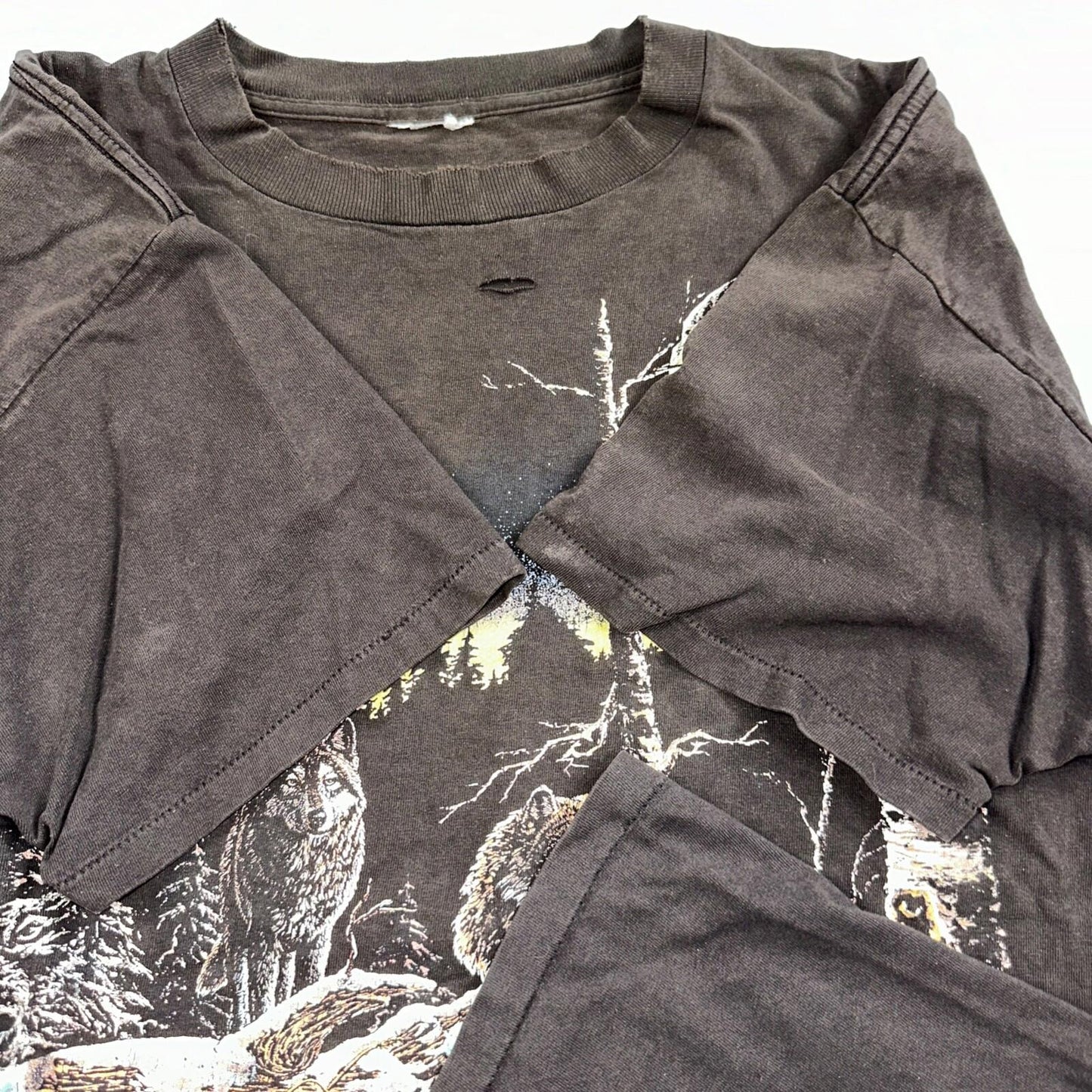 Vintage Wolf Pack Wolves Nature Animals Art Graphic Thrashed T-Shirt Black 90s