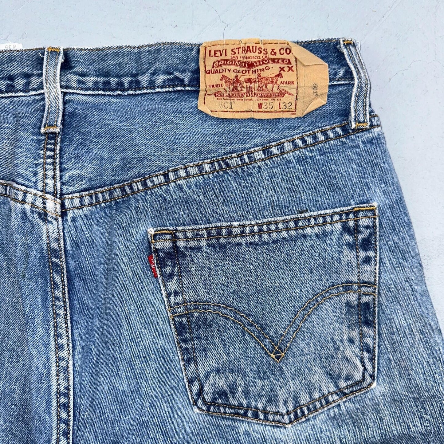 Levis 501 Vintage 90s Y2K Straight Leg Jeans Blue Light Wash 35x32 Act 34x31